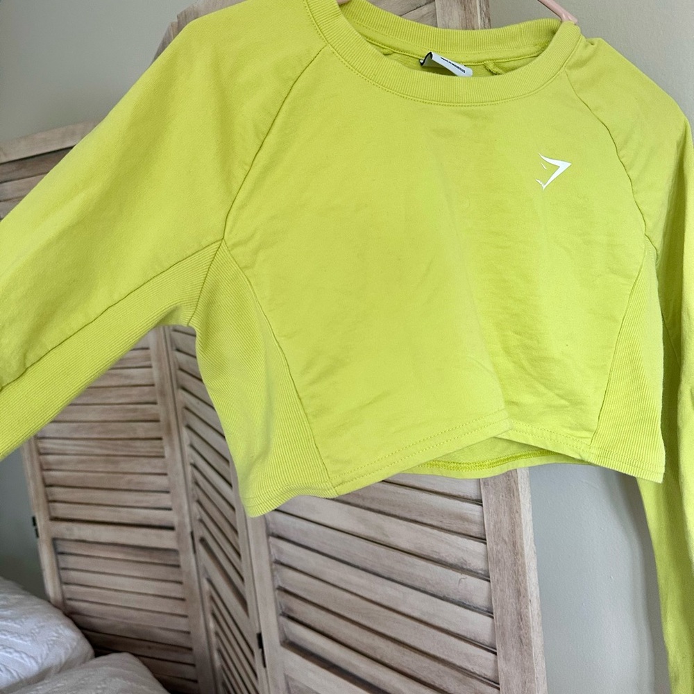 Women's Gym Shark Cropped Fleece